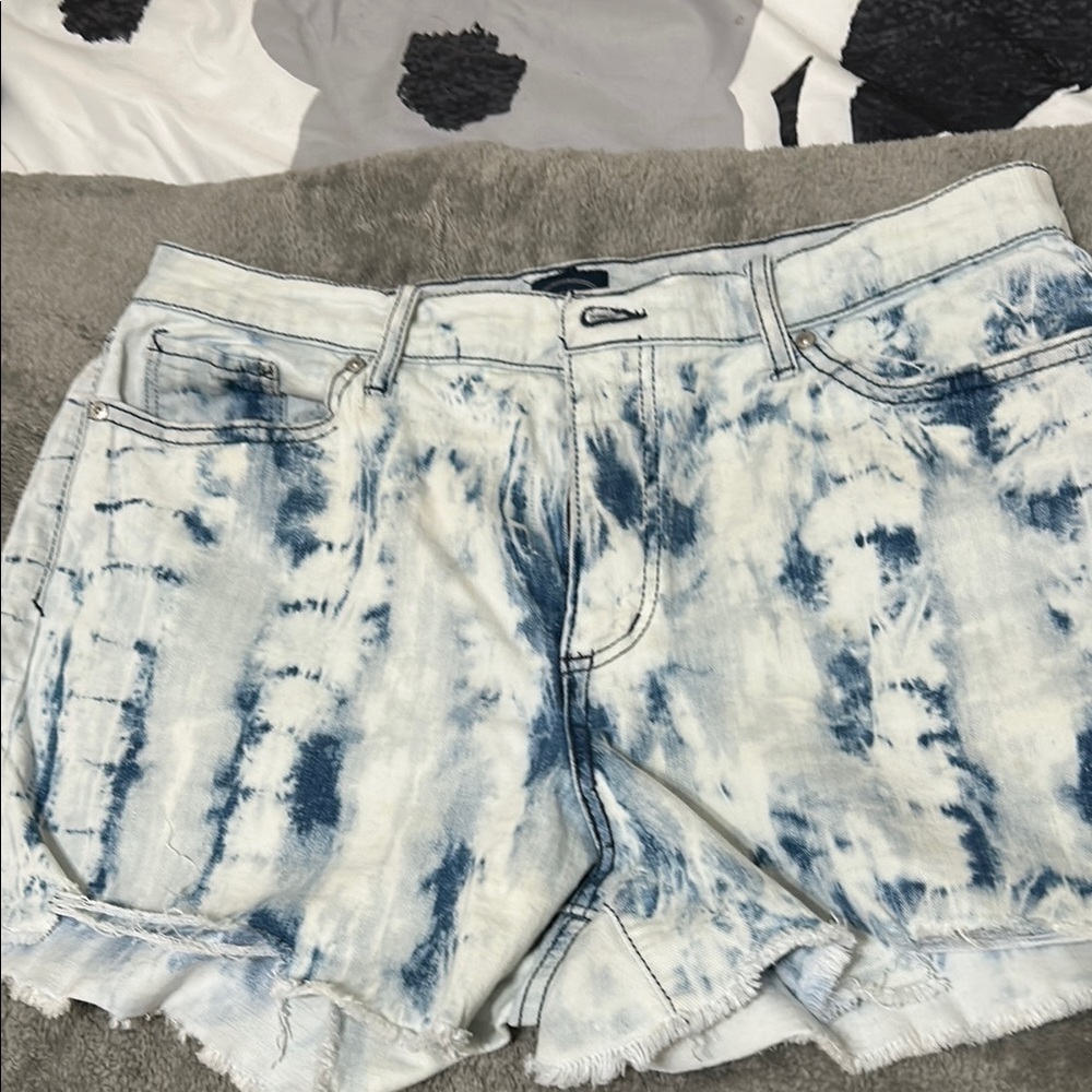 Scoop NYC Blue and White Tie-Dye Jean Shorts
